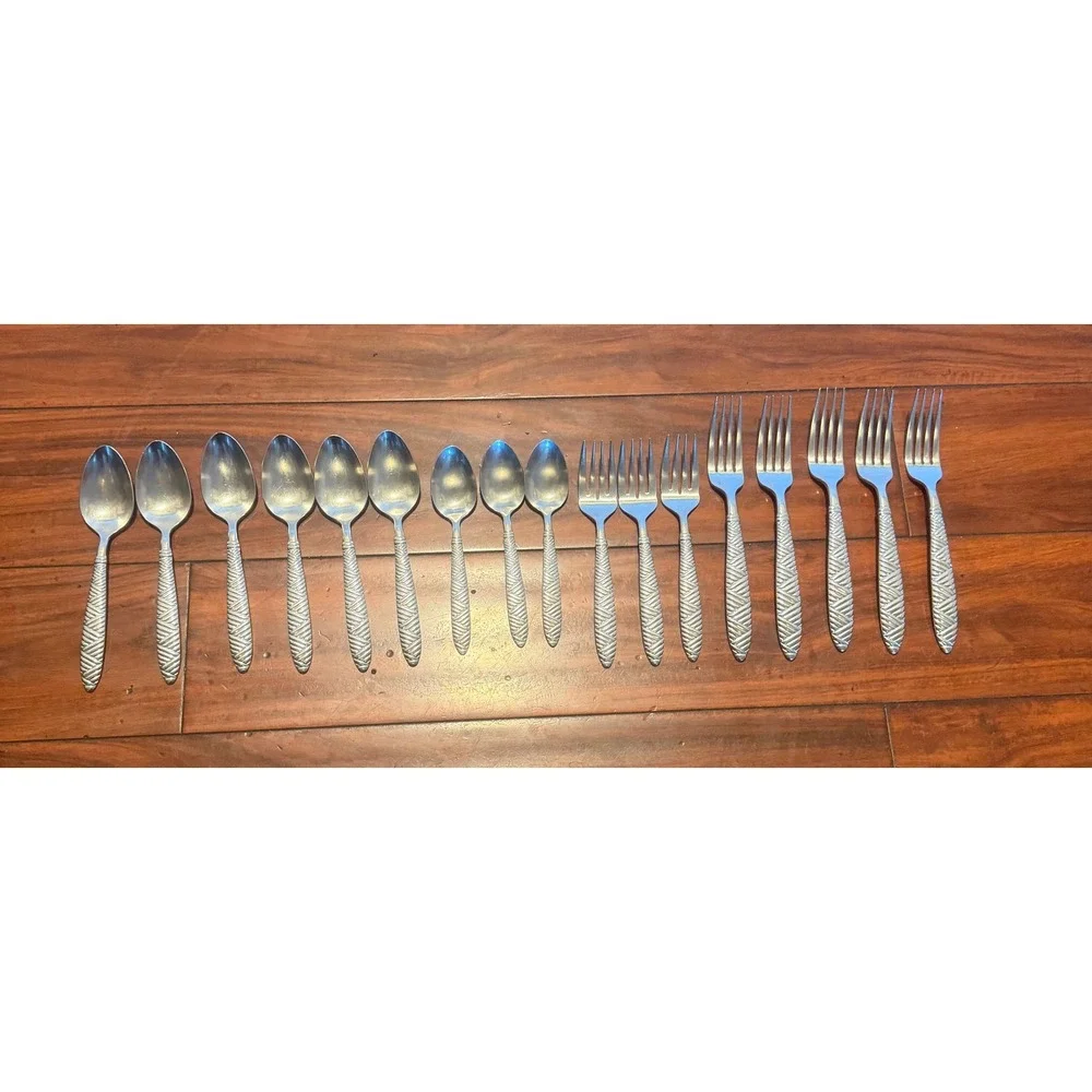 The Main Course Stainless Steel Flatware Set 18-8 Japan Basketweave 17pc Lot